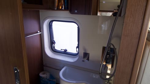 Skippy – Beautiful, sturdy luxury full bus camper.