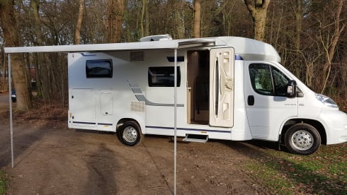 3p complete semi-integrated camper