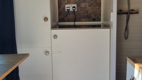 Zeb – Grand hôtel mobile, près de Gatwick, avec WC et douche. Chambre d'hôtel sur roues.