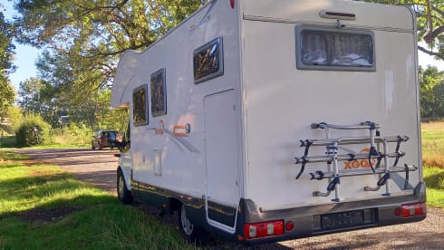 Family camper for 6 people with 2 fixed double beds
