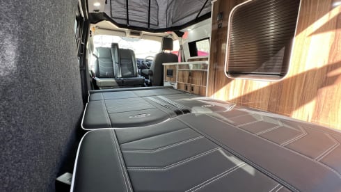 Tourists in Transit – Ford Transit Campervan
