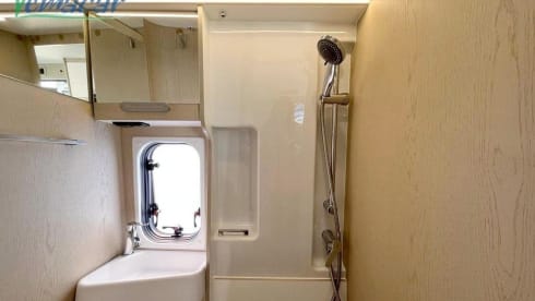 Peripericampers – Horus the van that makes you happy..