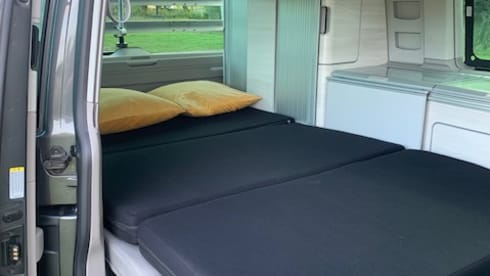 Hotel California – Blessed Volkswagen California 4p automatic
