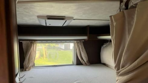 5p Mercedes-Benz alcove from 1984