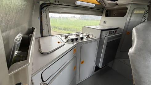Onze kipnugget – Autobus Ford a 4 posti del 1990