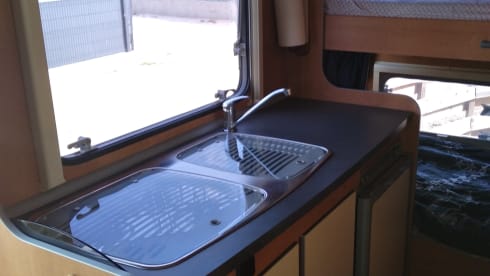 Overcab motorhome