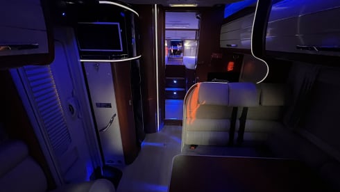 Casa Viaggio – Spacious Hobby Alcove Family Camper with fixed bunk bed