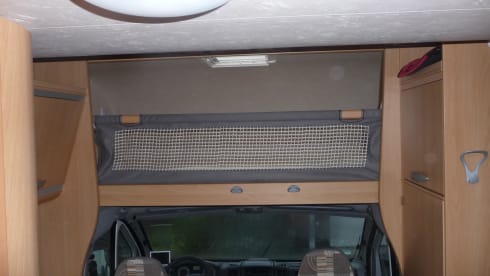 Nice compact camper for 4 people.