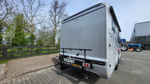 670sl – Camping-car très luxueux avec lit indépendant et beaucoup d'espace pour s'asseoir