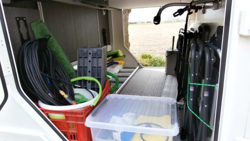 Luxe camper – Luxury automatic Ford 170 HP - With complete equipment for 4 people!