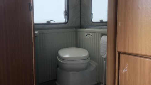 4p Bürstner alcove uit 1995