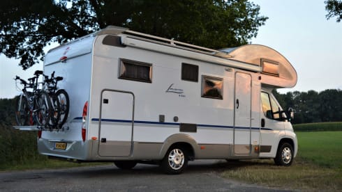 Beautiful complete and very neat 4-person camper (Fiat Ducato Bürstner)