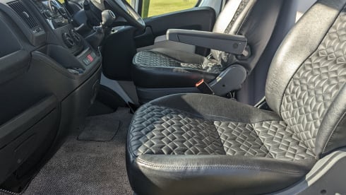 Ruby – Luxury Peugeot Camper