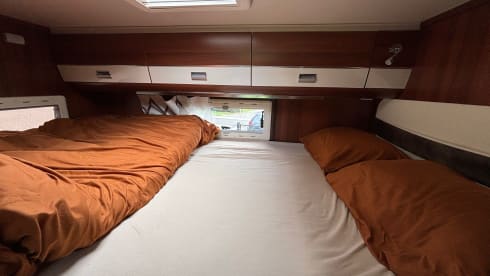 Ons huisje op wielen 🚐 – 5p Rimor alcove from 2018