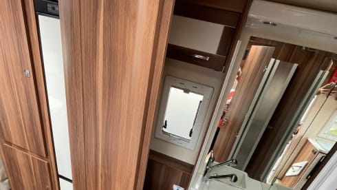 Gregory's Getaways – 6 berth Roller Team bus from 2018