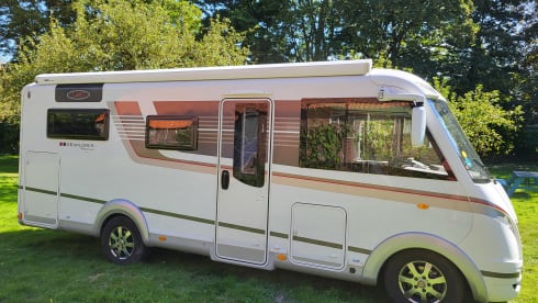 LMC integrated camper with round seating from 2018