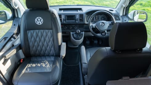 Eleanor  – Volkswagen T6 Highline LWB campervan 