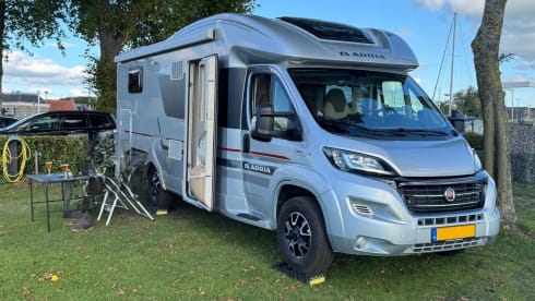 Adria – Luxe 5p Adria Matrix 670 SBC Platinum Camper 