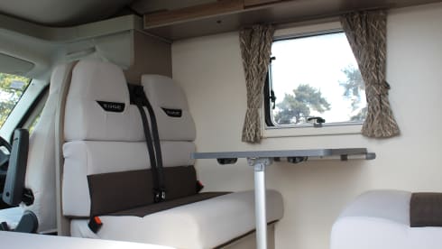 Little John – Our Luxury 2021 6 berth, Fixed Bed