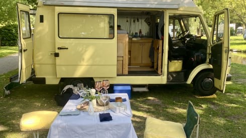 La Bus – 2p Mercedes-Benz campervan uit 1977