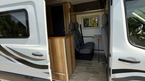 Camper – 2p Ford bus from 2015