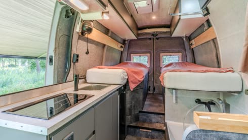 ORBIS – 2p Renault bus from 2018 Travel case built for convenience. none like this