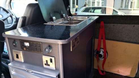 Rosie – Cornish campervan - Ready to go - 2 birth, full size bed!