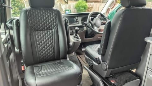 Larnee – 4 berth Volkswagen campervan from 2021