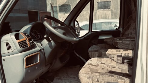 Veel plezier – 4p Adria Mobil alcove from 2004