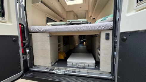 Tourne Tourne – 4p Peugeot campervan uit 2023