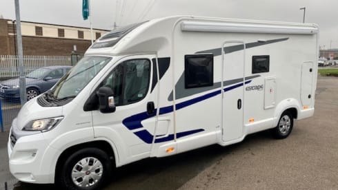 The Adventure Wagon – Family Friendly 6 berth Adventure Wagon