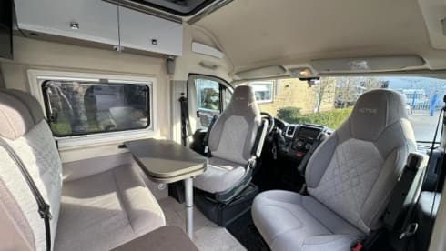 Compacte 4p Bürstner buscamper 2021