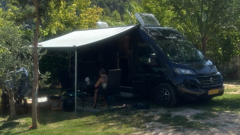 Koosje – 2-seater Sunlight bus from 2021