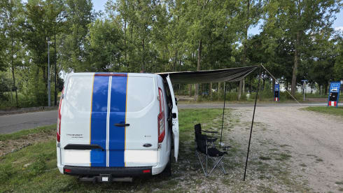 Camper incognito  – 2p Ford bus from 2018
