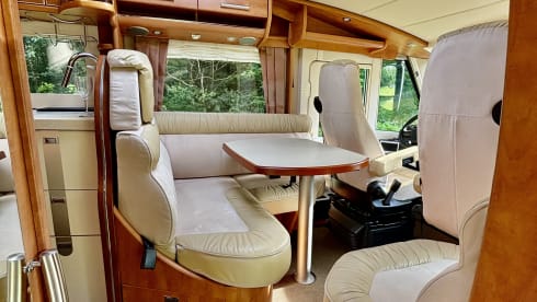 Reispaleis – Comfortable and stylish integrated 4p Carthago Chic C-Line II