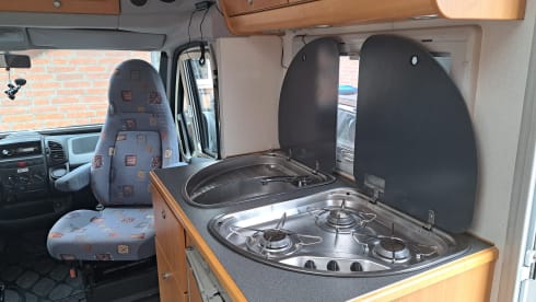 Sun TI – Camping-car Knaus 2004