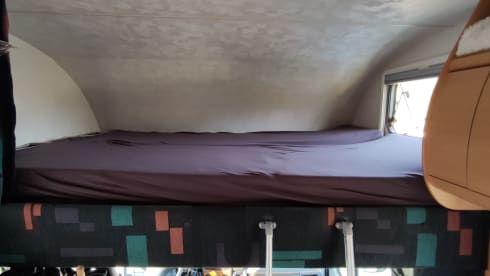 Nice compact camper with spacious kitchen