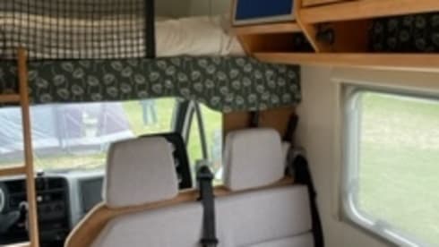Fresh and complete family camper with bunk beds