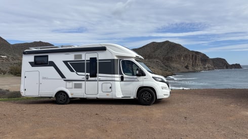 Adria Coral 670 met lengtebedden. Met alles erop en eraan! 