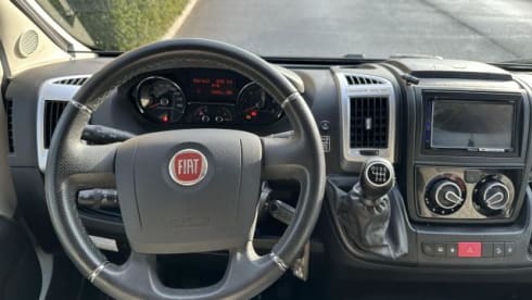 Compacte 4p Bürstner buscamper 2021