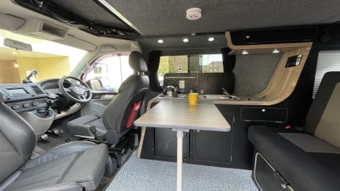 Jeeves – “Jeeves” 4 berth Volkswagen campervan from 2017