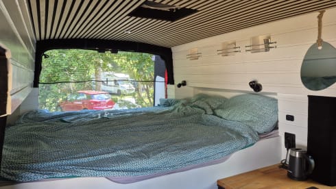 Ferry de Ford  – 2p Ford bus from 2024