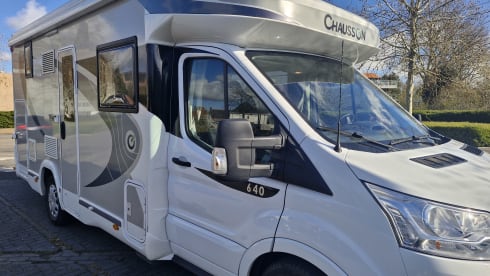 Chausson Titanium 640 für 4 Personen – Luxus, Platz & Automatik-Wohnmobil