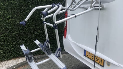 Ooit Is Nu! – Self-sufficient 6 person luxury camper "Ever Is Now"