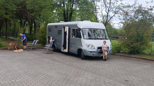 Hymie – Camping-car Hymer 4 places intégré depuis 2007