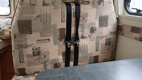 ☀️ 4-person bus camper with fixed bed, awning & solar panel – also for sale!