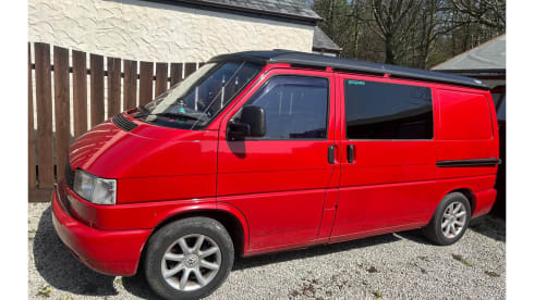 Tallulah  – 4 berth Volkswagen campervan from 2001