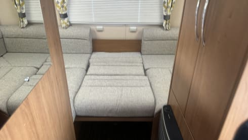 carrie the camper  – modern 6 berth camper 4 belts start your adventure now 