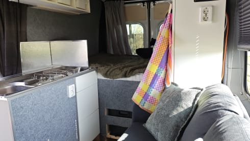 2p Peugeot bus uit 2008