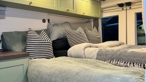 Murphy – The Big Green Camper